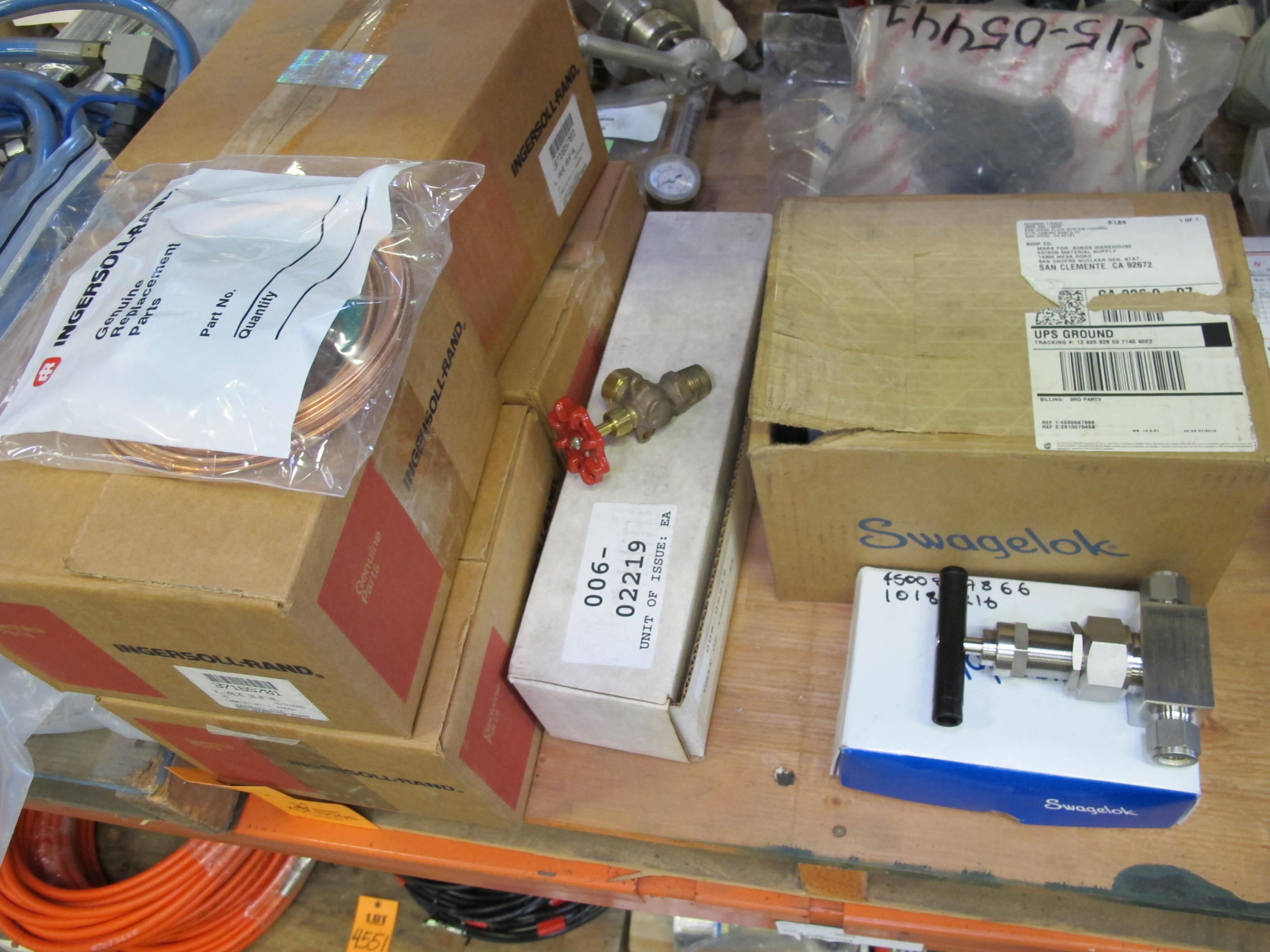 LOT TO INCLUDE INGERSOLL-RAND, SWAGELOK, CENTURY INSTRUMENTS, GROVE: (4) HIGH PERFORMANCE VALVE MAINTENANCE KITS, (2) BASIN VALVE COMPANY, STYLE# 95114211XB-7E9, WITH MISC VALVES. LOADING & HANDLING FEE $15-4550
